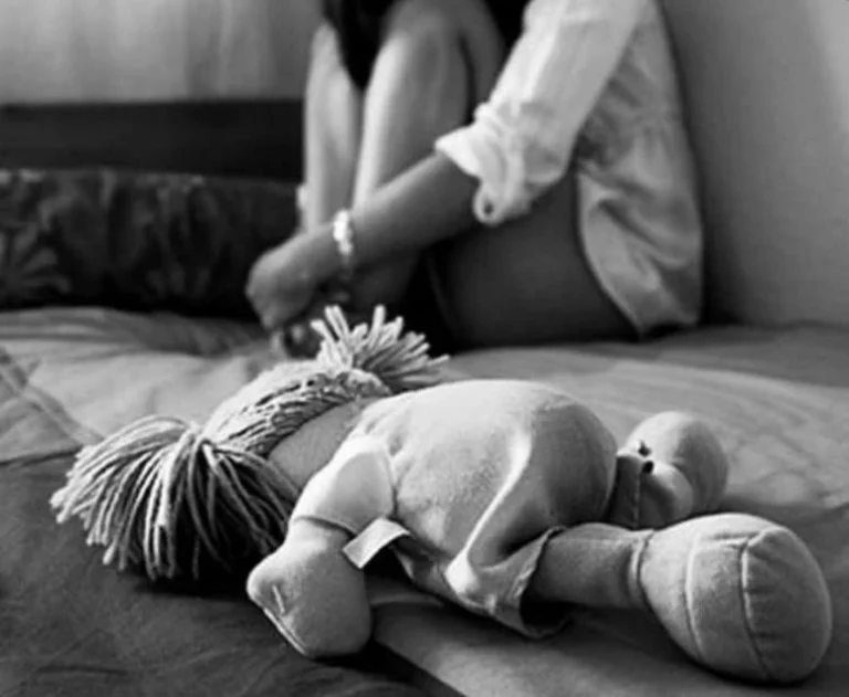 Funcionário de escola é preso por importunação sexual em Torres; com ele também estavam conteúdos pornográficos