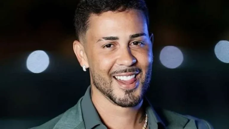Carlinhos Maia abre o jogo sobre críticas da comunidade LGBTQIA+: Querem que eu bata leque