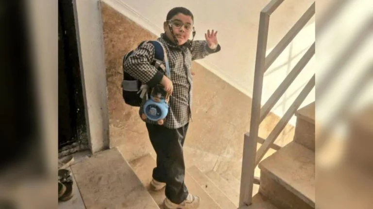 Foto mostra iraniano se despedindo da mãe antes de ser morto, diz agência