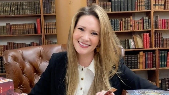 “Acotar”: Sarah J. Maas termina 6º e 7º livros; veja datas de lançamento