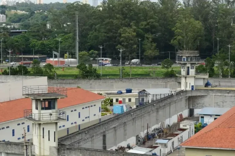 Presos matam colega de cela com lâmina de barbear no CDP de Pinheiros