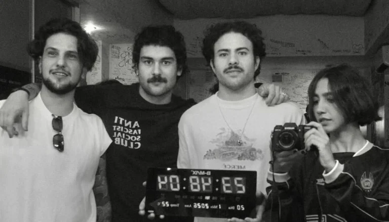 “Missão cumprida”: Foto em Grupo estreia no Lollapalooza após mistério