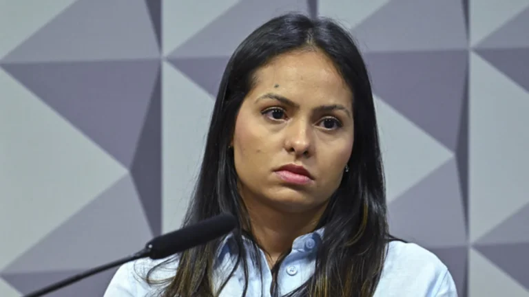 Após alerta, secretária rebate relator na CPMI: “vou falar minha verdade”