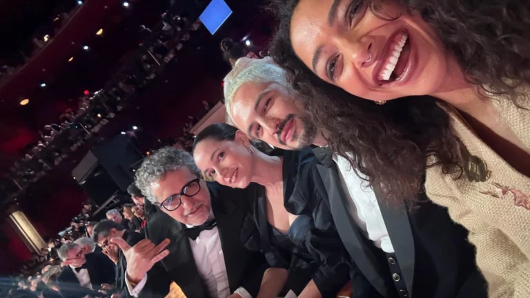 Elenco de “O Agente Secreto” posa sorrindo no Oscar e vibra pelo Brasil