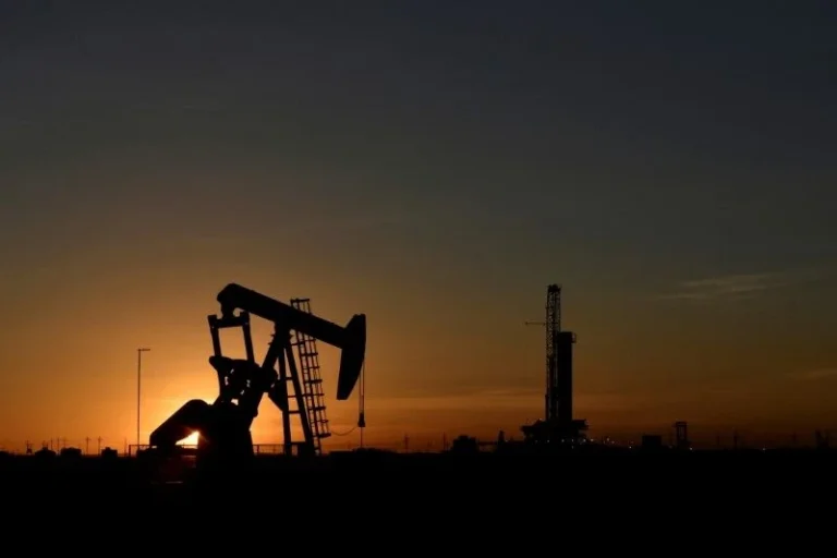 AIE: Petróleo de reservas de emergência deverão chegar em breve ao mercado