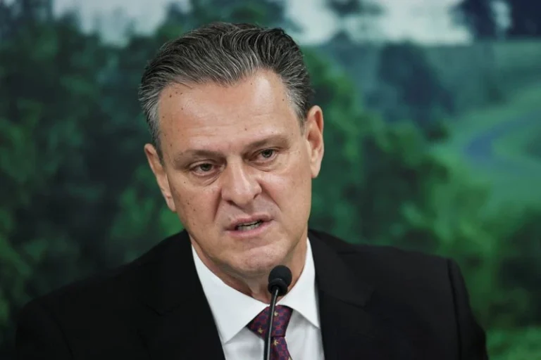CPMI: Governo exonera ministro da Agricultura para votar contra relatório