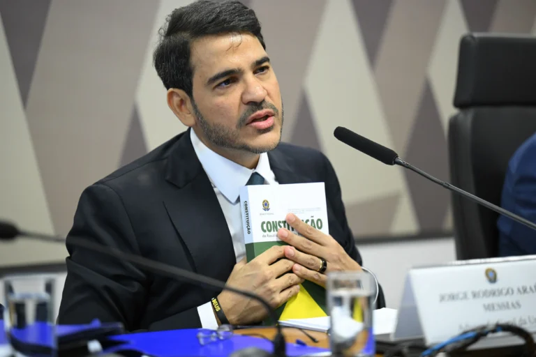 Sequência de indicações ao STF expõe perda de capital político de Lula