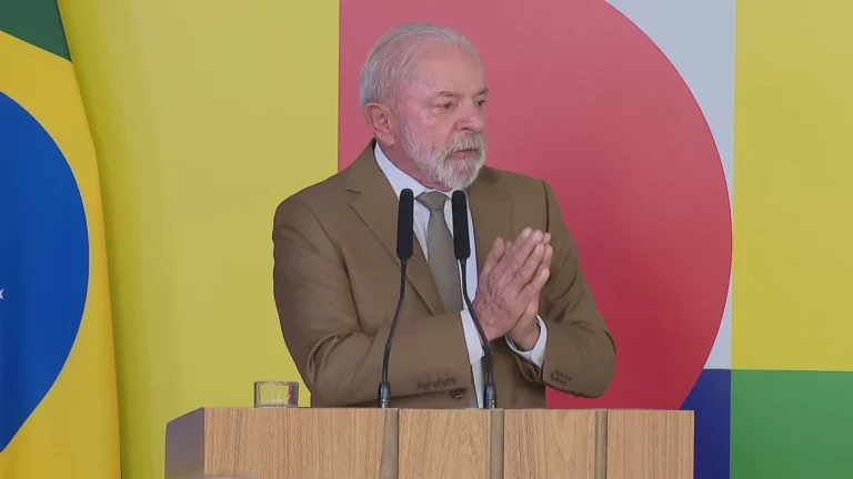 Lula fala em ampliar alianças no Congresso: “Senador pensa que é Deus”