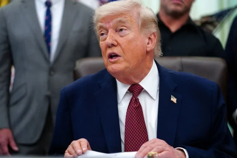 Pesquisa: Norte-americanos culpam Trump por aumento do preço da gasolina