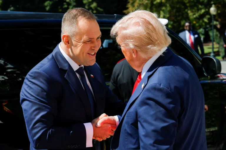 Trump diz que EUA enviarão mais 5 mil soldados para a Polônia