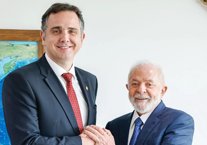 Pacheco condiciona candidatura a Lula atuante em MG
