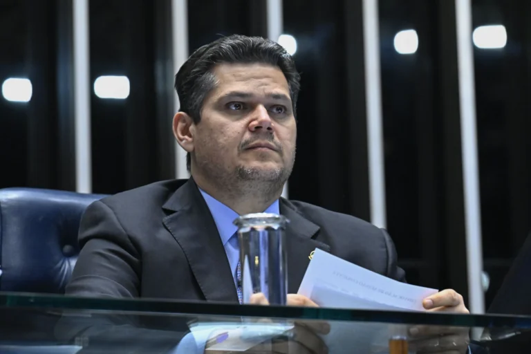 PF indicia suplente de Alcolumbre em investigação sobre fraudes no Dnit