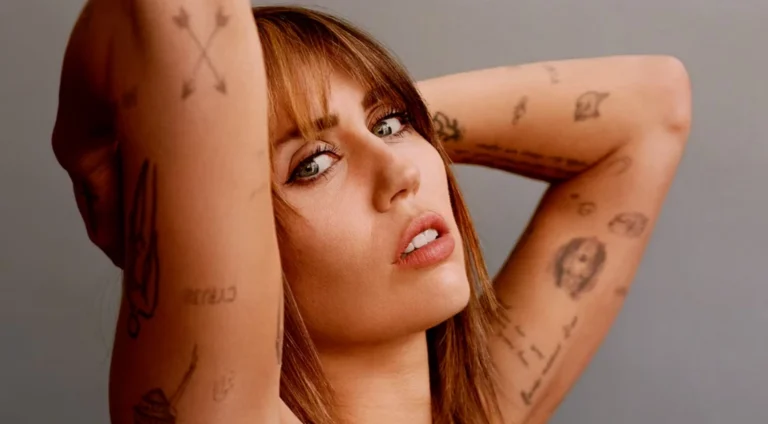 Miley Cyrus é a 1ª artista dos anos 1990 a ter estrela na Calçada da Fama