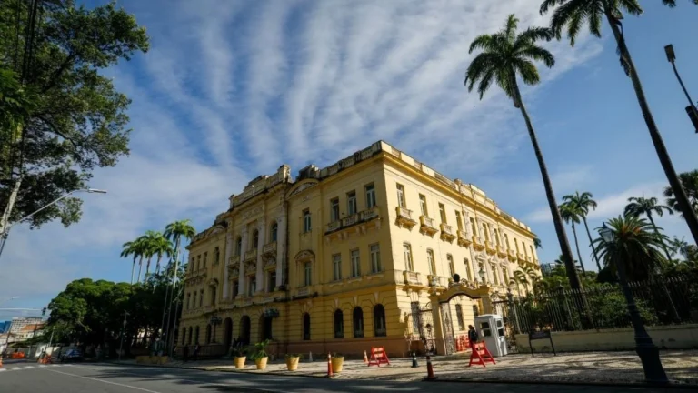 Previsão do tempo para Recife indica chuvas e céu parcialmente nublado