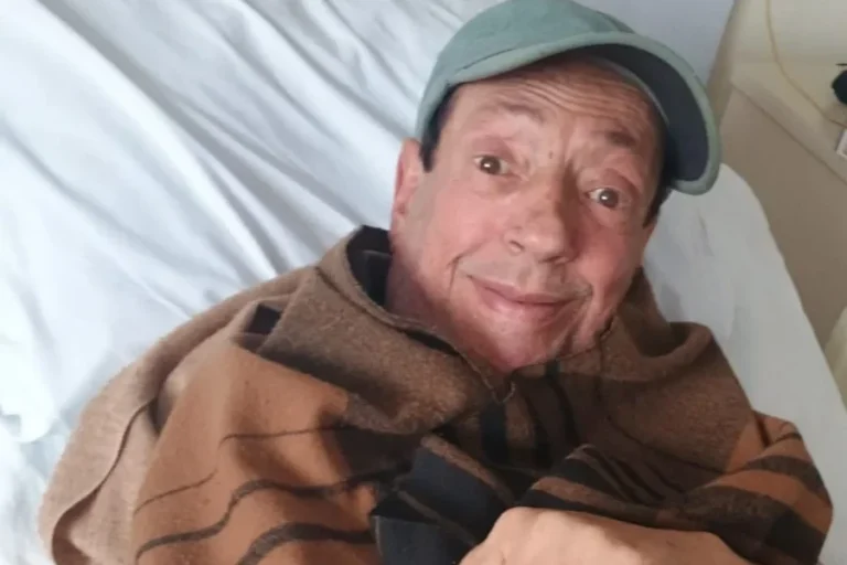 Marcos Oliveira, o Beiçola, recebe alta após passar por cirurgia