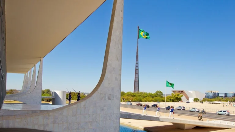 Lula sobe o tom, mas governo ainda calibra atuação sobre facções