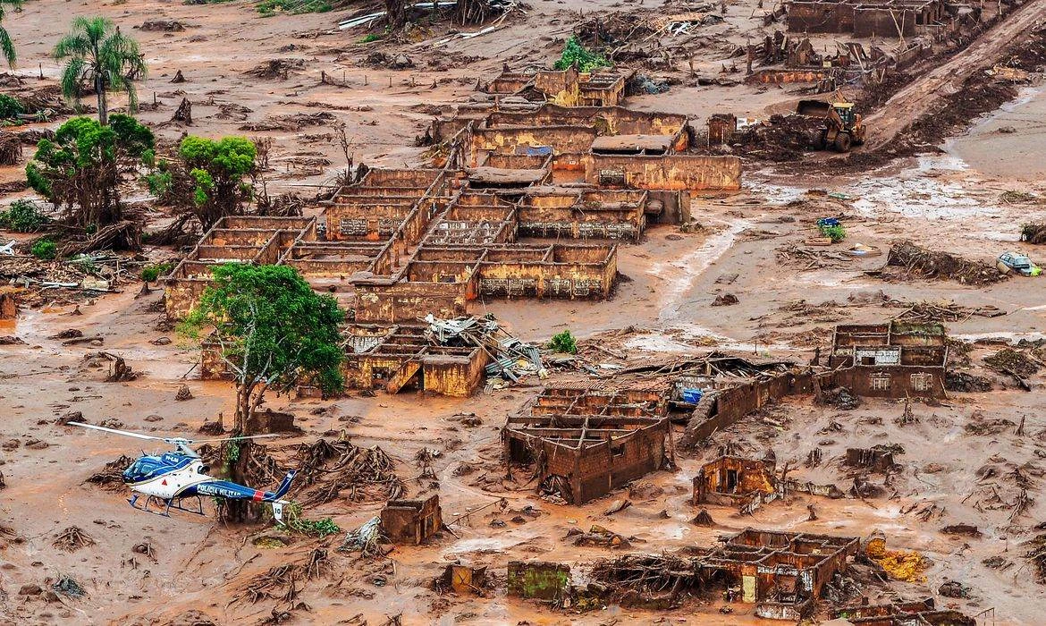 Barragem de Brumadinho: Justiça mantém processo contra quatro funcionários