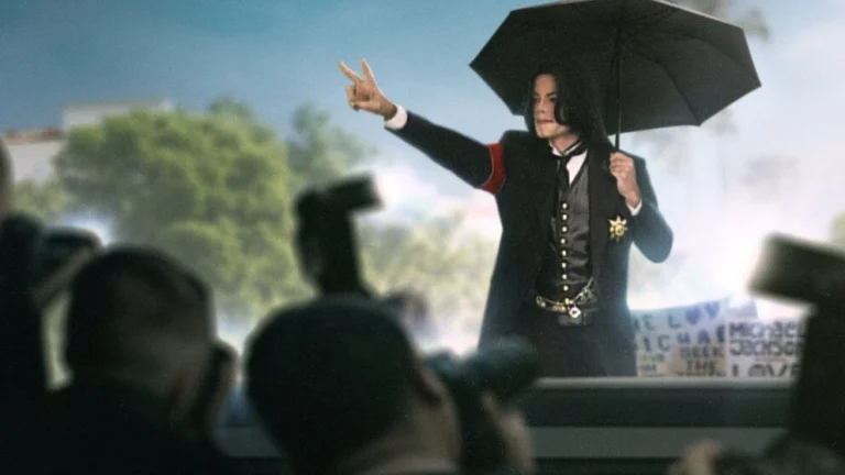 Série documental sobre Michael Jackson revela polêmicas que filme ocultou