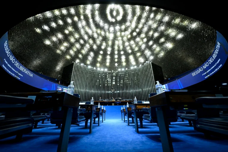 Plenário do Senado pode levar mais de 30 dias para votar PEC 6×1; entenda