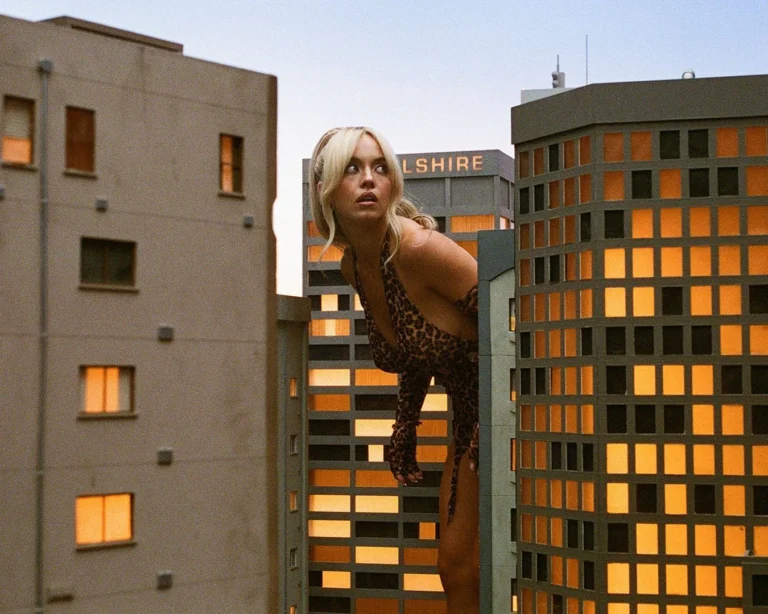 Criador de “Euphoria” diz que Sydney Sweeney insistiu em cenas de nudez