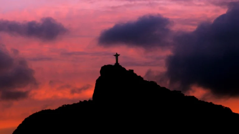 Rio de Janeiro terá semana marcada por chuvas e céu parcialmente nublado