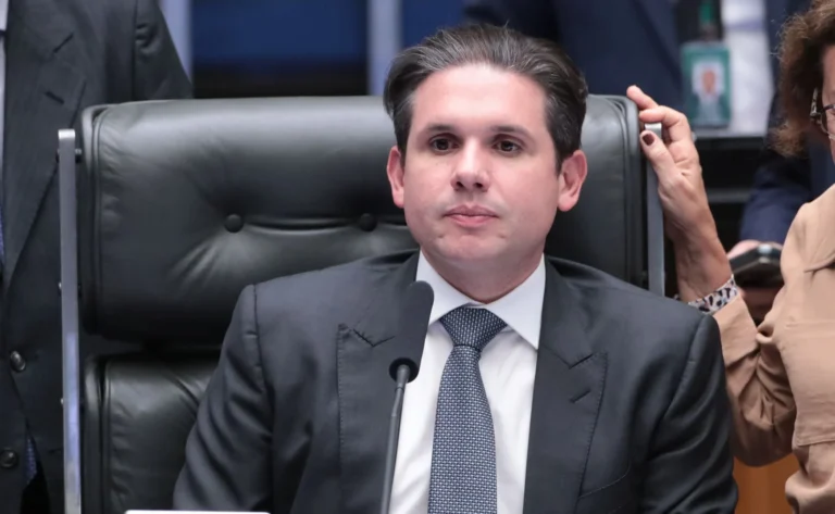 Governo busca Hugo para tentar frear pacote bilionário