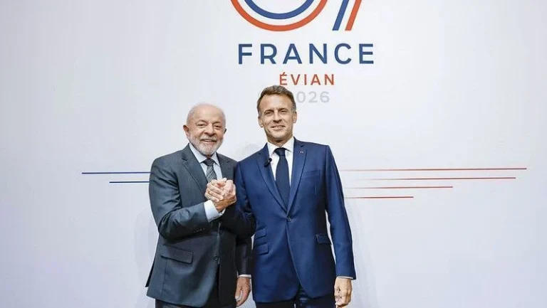 Lula se reúne com Macron às margens do G7