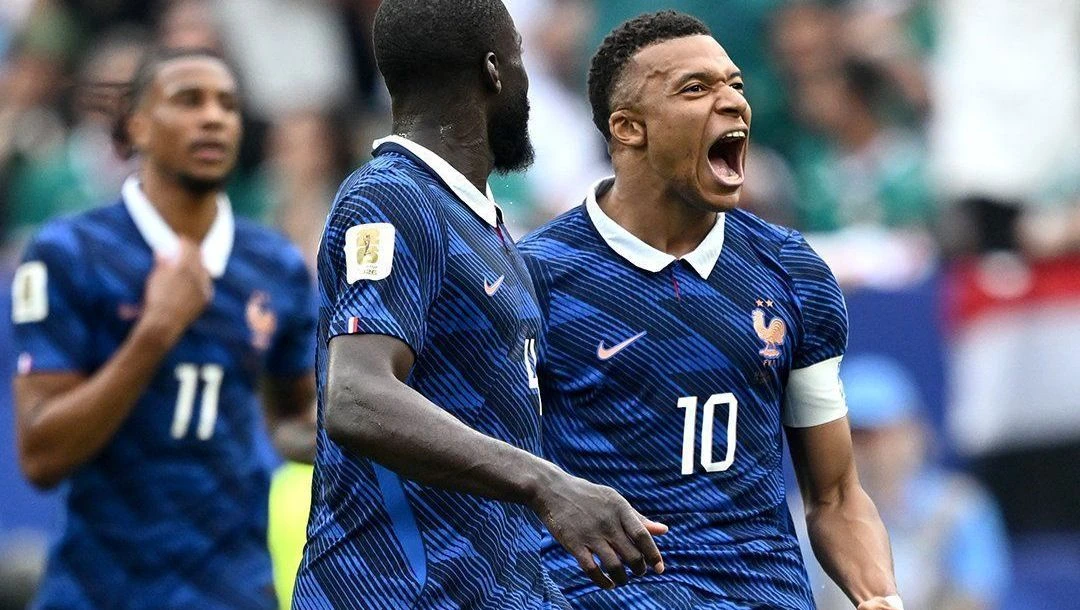 À caça de Messi, Mbappé supera Ronaldo e iguala Klose em gols nas Copas