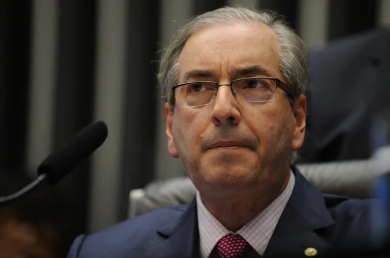 Cunha se queixou de “mineiros enrolados” em diálogo sobre emendas, diz Dino