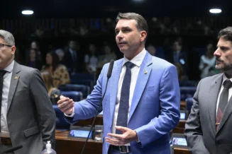 Moraes aciona MPE para investigar Flávio por suposta propaganda antecipada