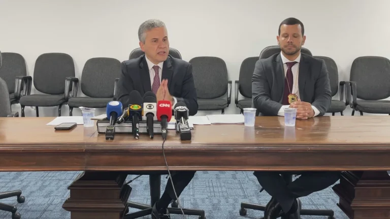 Delegado de SP registra boletim de ocorrência após menção por investigado