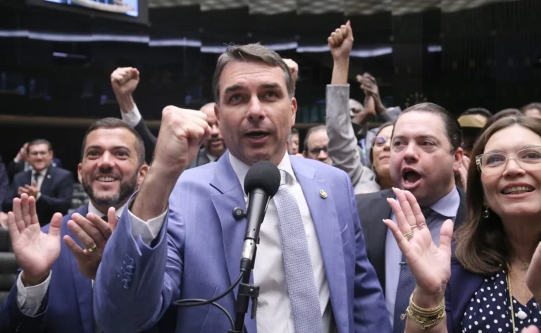 Oposição atua para transformar redução da maioridade em bandeira eleitoral