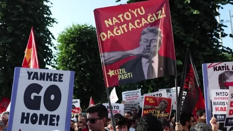 Istambul recebe protestos anti Estados Unidos e Otan durante cúpula