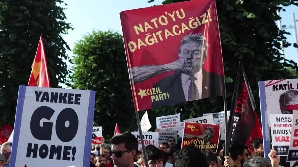Istambul recebe protestos anti Estados Unidos e Otan durante cúpula