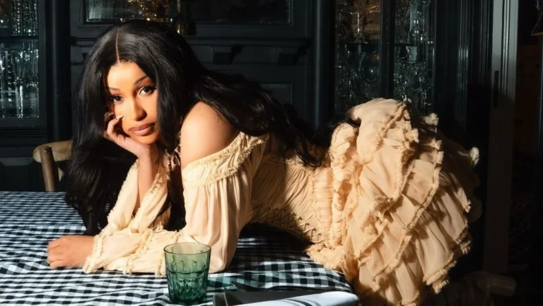 Cardi B revela que fez procedimento no bumbum: “Para a surpresa de ninguém”