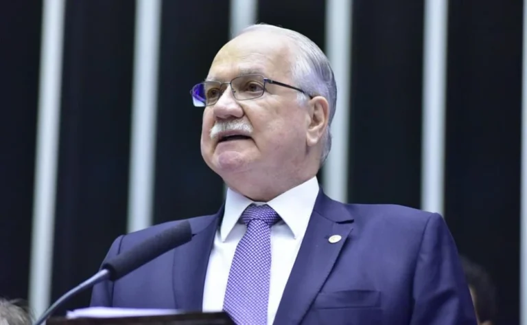 Em SP, Fachin critica bets e defende “regulação financeira” no país