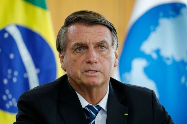 Receita pede que PF compartilhe laudos de joias sauditas dadas a Bolsonaro
