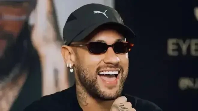 Neymar compra iate de R$ 120 milhões com heliponto e 6 suítes