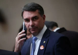 Campanha de Flávio vê 