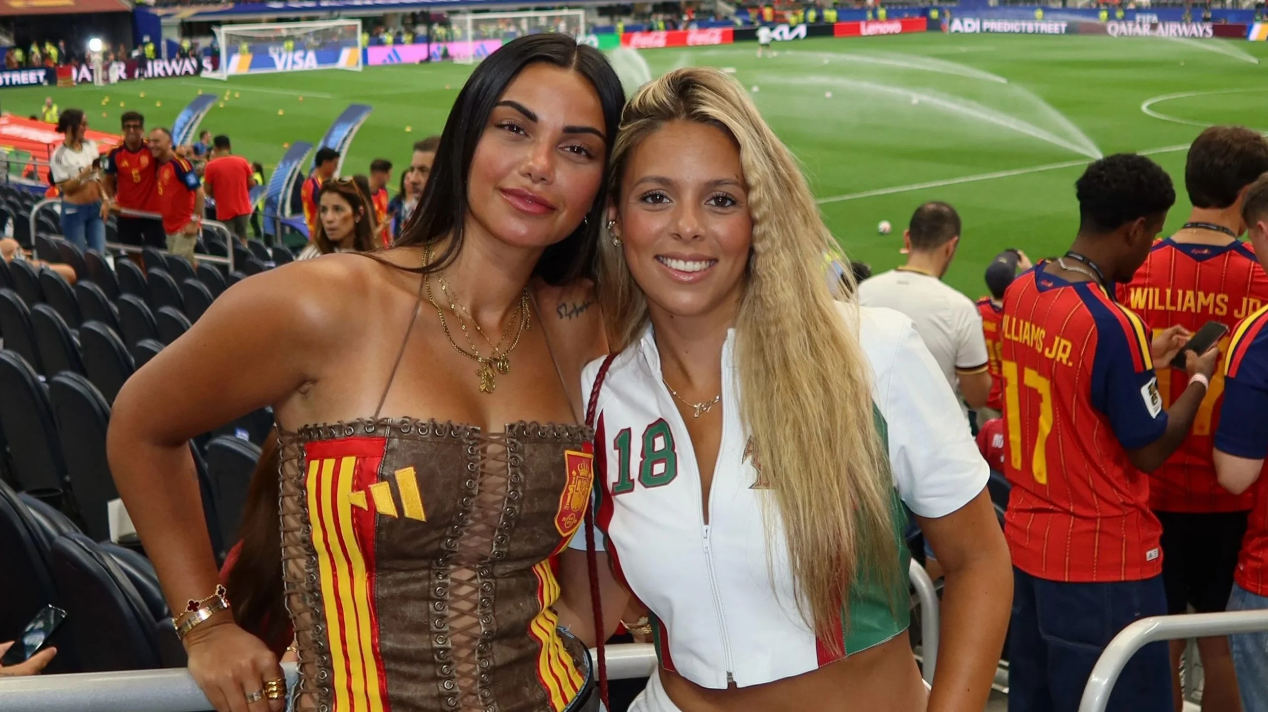 WAGs unidas: companheiras de jogadores de Portugal e Espanha posam juntas