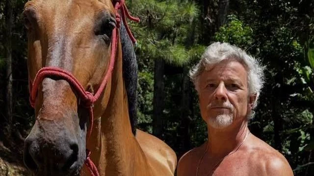 Aos 63, Marcello Novaes vive em sítio isolado em meio à natureza; veja