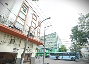 Homem é preso por suspeita de arremessar a mãe da janela em Porto Alegre