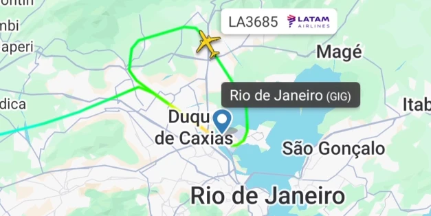 Avião arremete no Aeroporto do Galeão após aproximação de balão