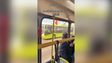 Vídeo: ônibus bate na asa de avião durante embarque em Guarulhos (SP)