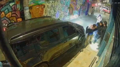 Vídeo: homem é agredido e colocado no porta-malas de falsa viatura em SP
