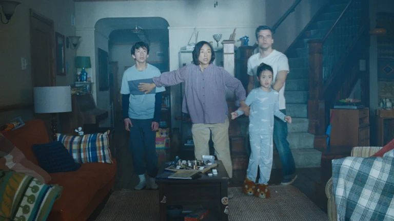 “A Última Casa”: entenda final do filme com Wagner Moura e Greta Lee