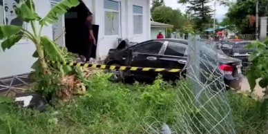 Carro invade creche na Tailândia e deixa pelo menos 15 crianças feridas