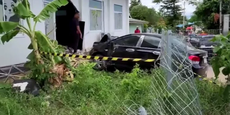 Carro invade creche na Tailândia e deixa pelo menos 15 crianças feridas