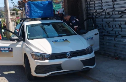 Homem é morto a tiros dentro de carro de som de deputada em Itapevi