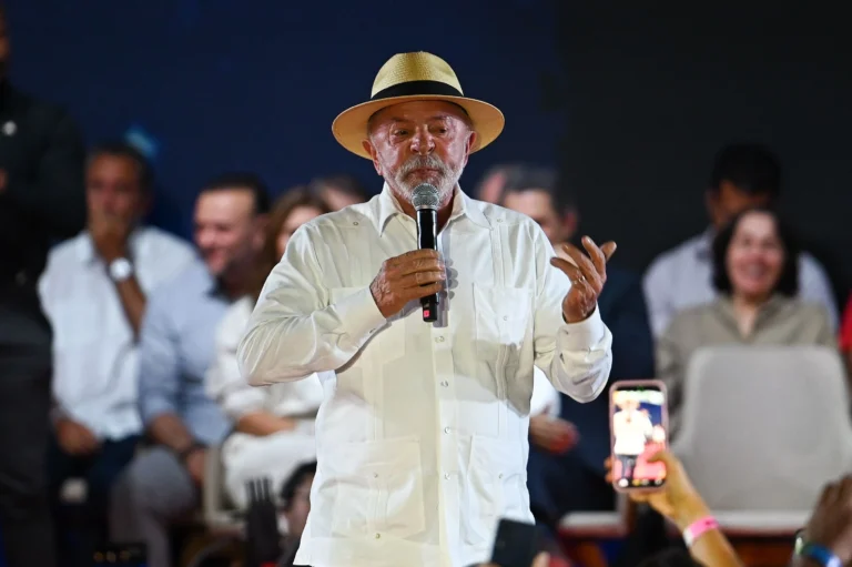 Lula diz que em 4º mandato não seria mais “paz e amor”: “Lulinha porreta”